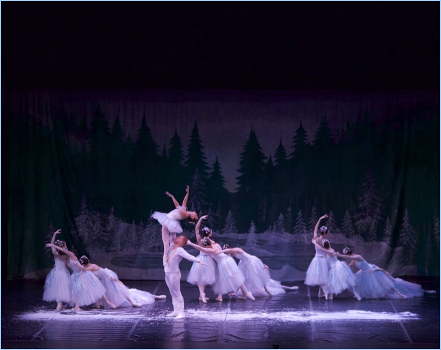 Snow hang lift, tuck & Mir IMG_5637hi res slightly lighter.jpg